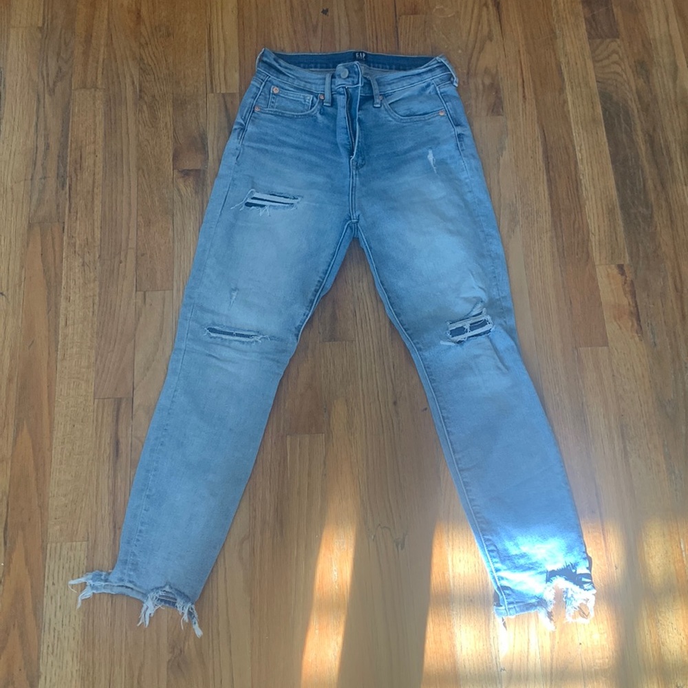 Gap true skinny size 4/27 jeans